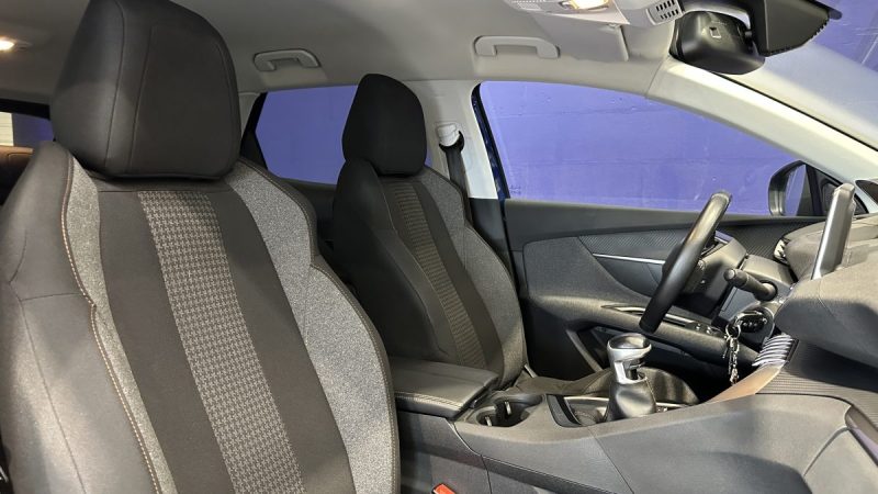 Peugeot 3008 1.5 BlueHDi 130ch Active Business - Carplay -  Attelage - Régulateur de vitesse