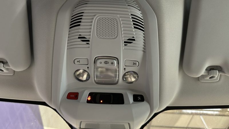 Peugeot 3008 1.5 BlueHDi 130ch Active Business - Carplay -  Attelage - Régulateur de vitesse