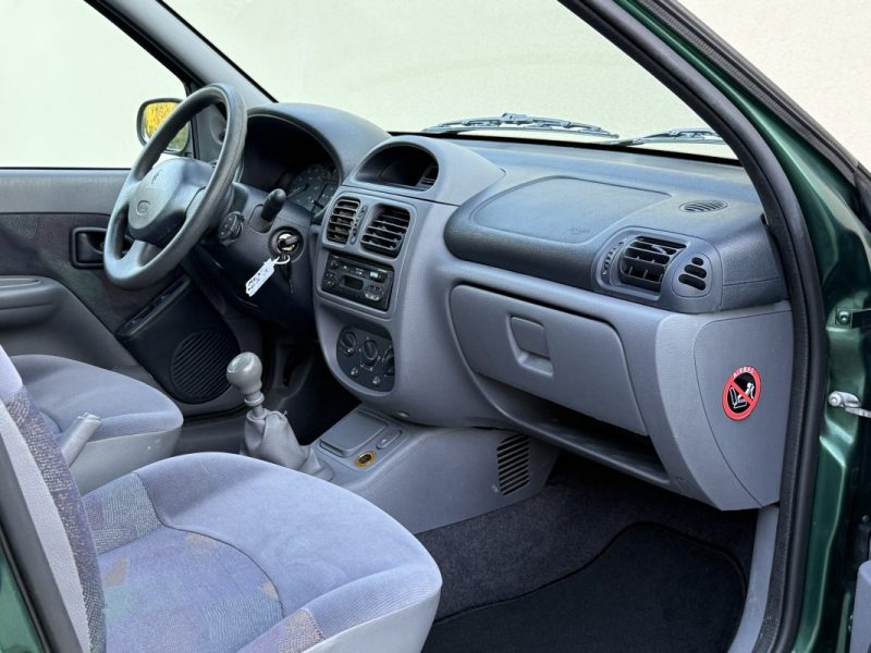 RENAULT CLIO II 5P 1.2i 60cv 1999 135 000KM 