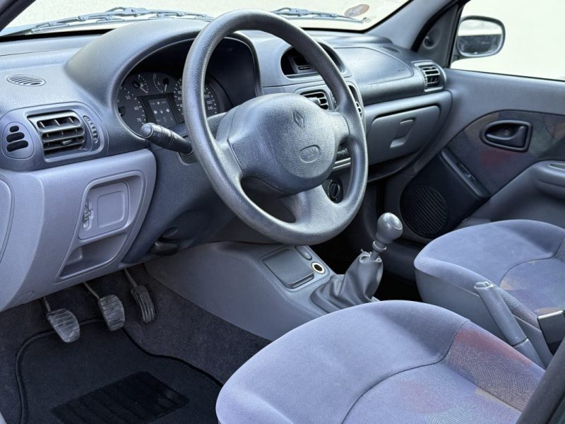 RENAULT CLIO II 5P 1.2i 60cv 1999 135 000KM 