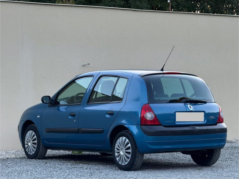 RENAULT CLIO AUTHENTIQUE 1.2i 75cv 2003 226 000KM 