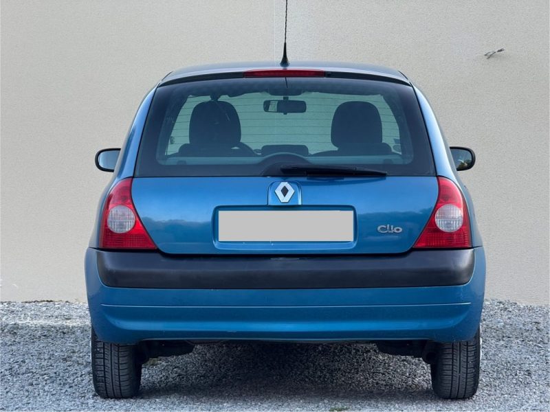 RENAULT CLIO AUTHENTIQUE 1.2i 75cv 2003 226 000KM 