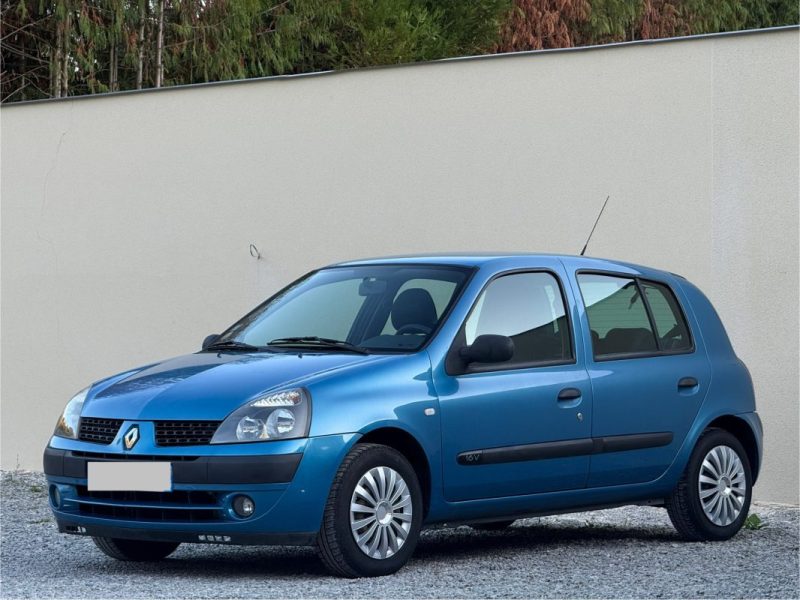 RENAULT CLIO AUTHENTIQUE 1.2i 75cv 2003 226 000KM 