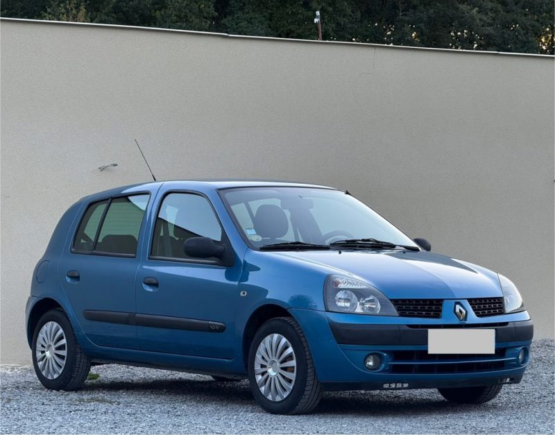 RENAULT CLIO AUTHENTIQUE 1.2i 75cv 2003 226 000KM 