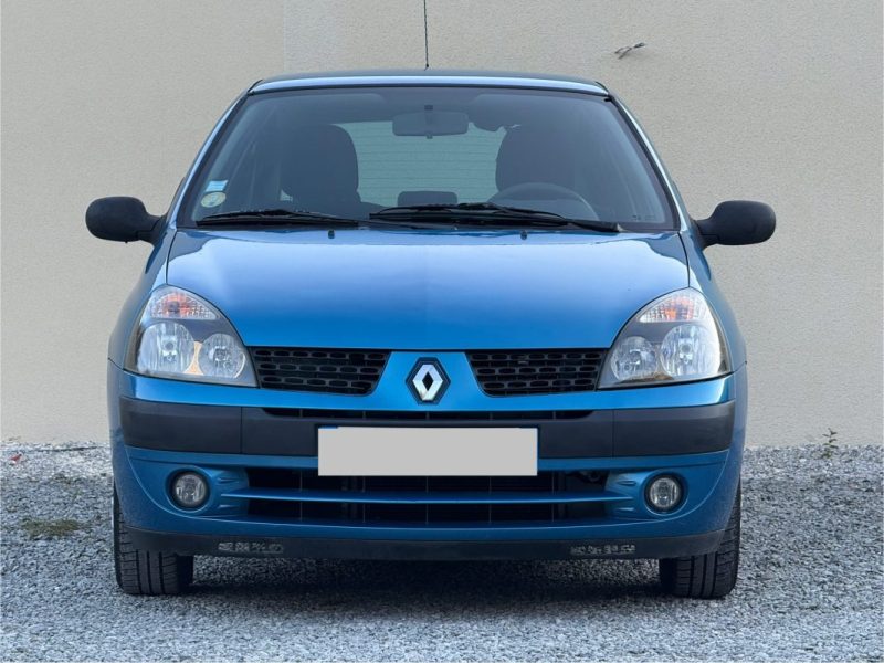 RENAULT CLIO AUTHENTIQUE 1.2i 75cv 2003 226 000KM 