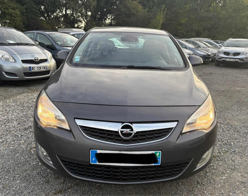 OPEL J  1.7 CDTI 125Cv SPORT  distribution neuf garantie 12 mois  