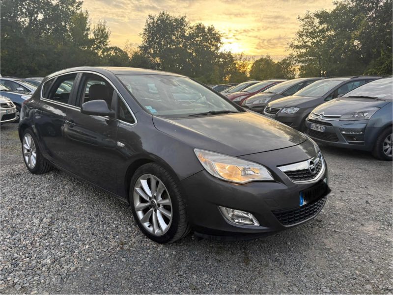 OPEL J  1.7 CDTI 125Cv SPORT  distribution neuf garantie 12 mois  