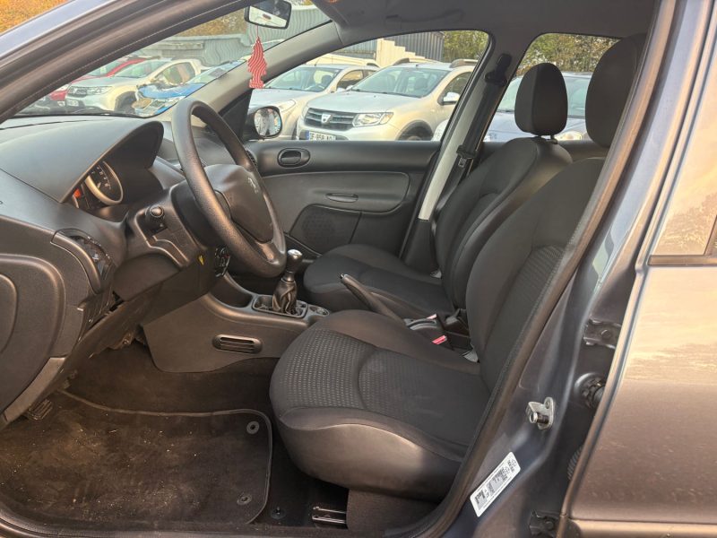 PEUGEOT 206+  1.4 HDI URBAN kit distribution, neuf garantie, 12 mois