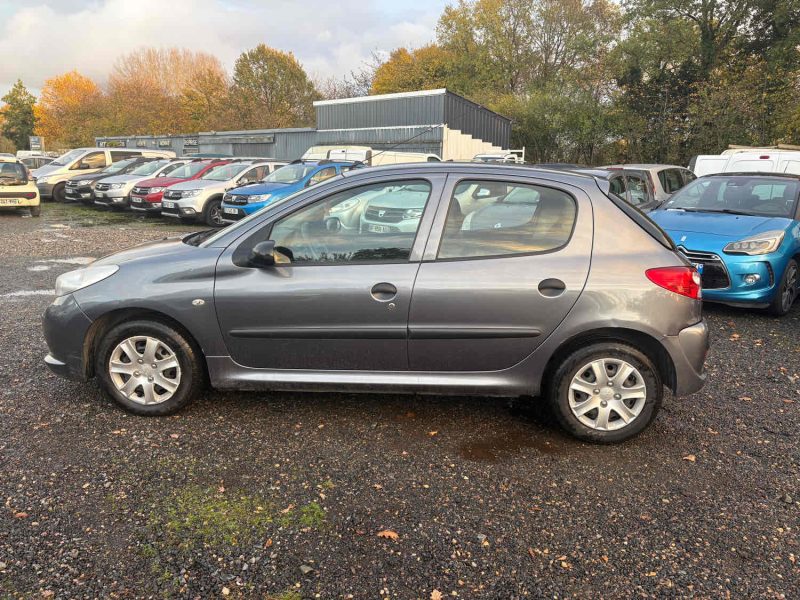 PEUGEOT 206+  1.4 HDI URBAN kit distribution, neuf garantie, 12 mois