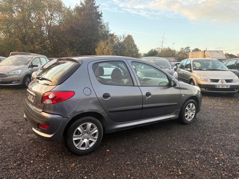 PEUGEOT 206+  1.4 HDI URBAN kit distribution, neuf garantie, 12 mois