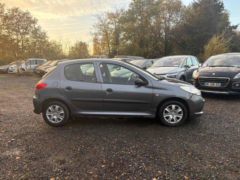 PEUGEOT 206+  1.4 HDI URBAN kit distribution, neuf garantie, 12 mois
