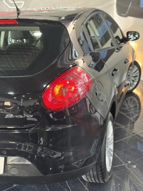 FIAT BRAVO 1.6 Multijet 16v 105ch DPF Emotion 