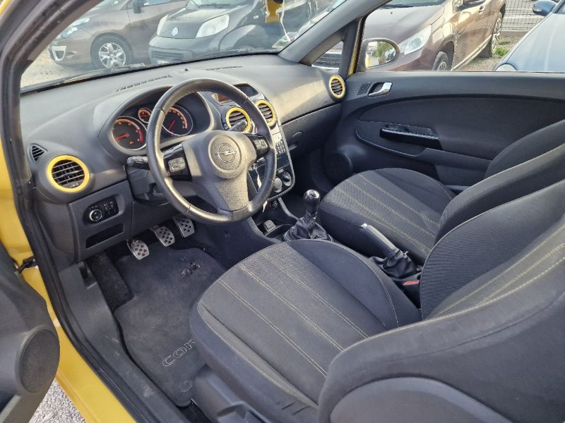 OPEL CORSA 1.3 CDTI - color edition  2012