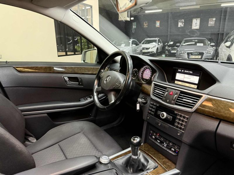 MERCEDES CLASSE E E 220 CDI bluetec 170cv CLASSIC 2009
