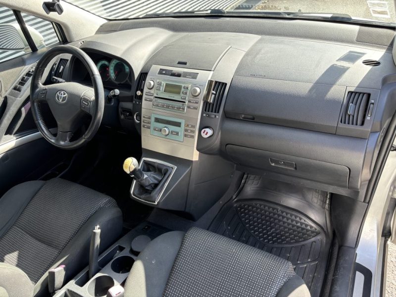 TOYOTA COROLLA VERSO 2.2 D4D 177CH 7PL 