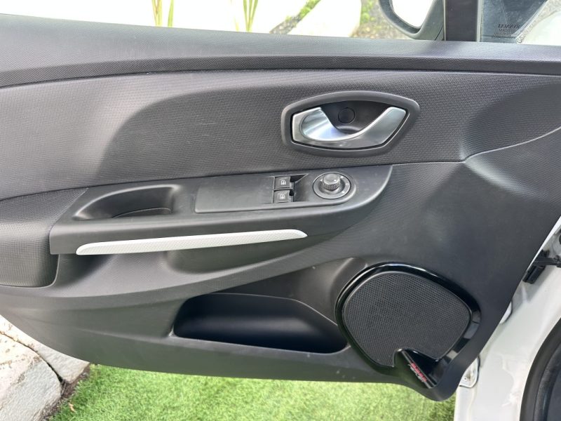 RENAULT CLIO IV 1.2 TCe 120ch Limited EDC eco² 