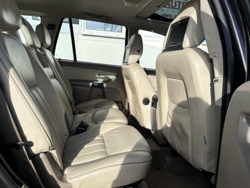 VOLVO XC90 2.4 D5 200 AWD MOMENTUM GEARTRONIC 7PL - 1ER MAIN