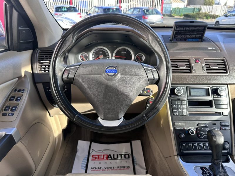 VOLVO XC90 2.4 D5 200 AWD MOMENTUM GEARTRONIC 7PL - 1ER MAIN