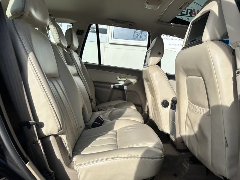 VOLVO XC90 2.4 D5 200 AWD MOMENTUM GEARTRONIC 7PL - 1ER MAIN