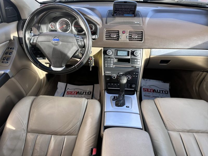 VOLVO XC90 2.4 D5 200 AWD MOMENTUM GEARTRONIC 7PL - 1ER MAIN