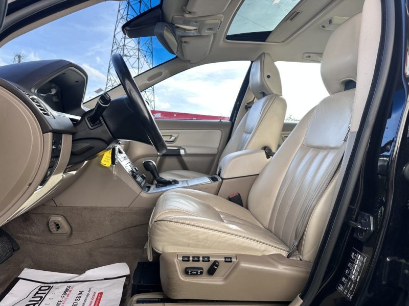 VOLVO XC90 2.4 D5 200 AWD MOMENTUM GEARTRONIC 7PL - 1ER MAIN