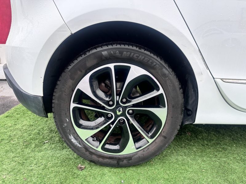 RENAULT SCENIC III 1.5 dCi 110ch BOSE EDITION eco²