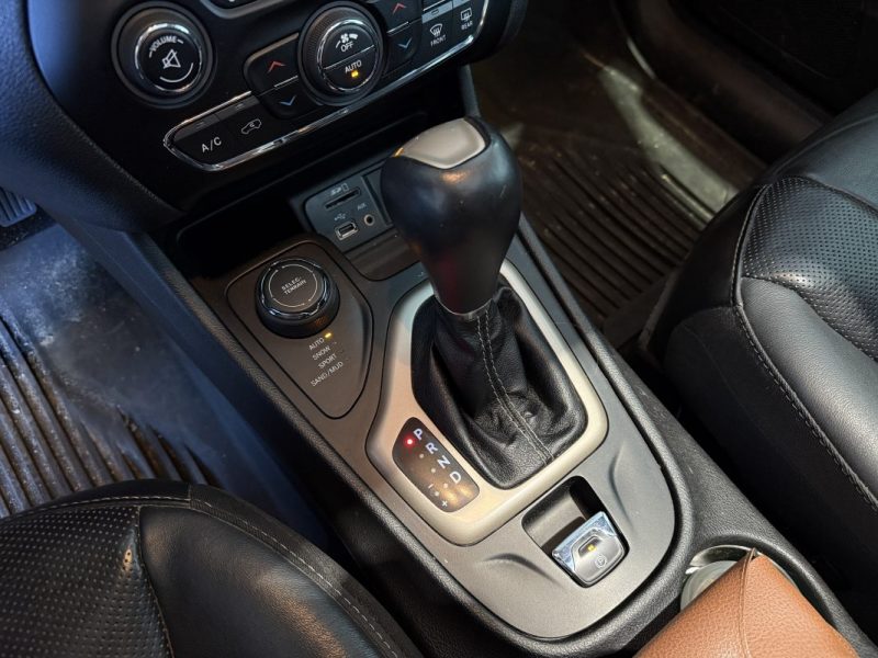 JEEP Cherokee IV 2.2 CRD 4WD 200cv BVA  - Toit ouvrant - Caméra - Sièges électriques