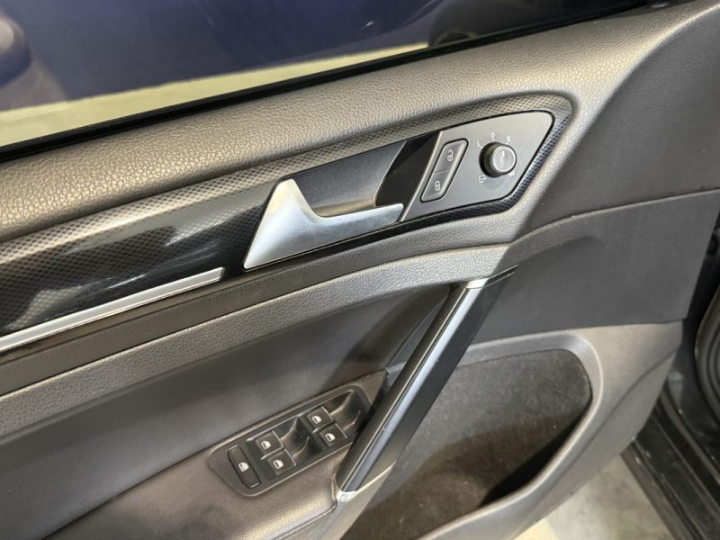 VOLKSWAGEN Golf VII (7) 2.0 TDI 150cv DSG6 5 Portes -  2014