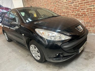 PEUGEOT 206+ 1.1 URBAN ESSENCE CLIM