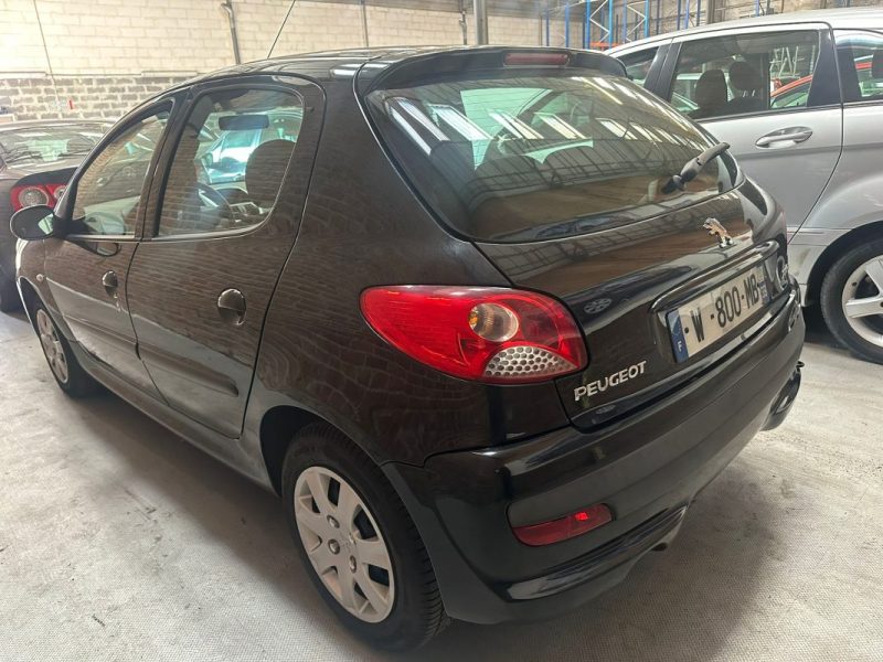 PEUGEOT 206+ 1.1 URBAN ESSENCE CLIM