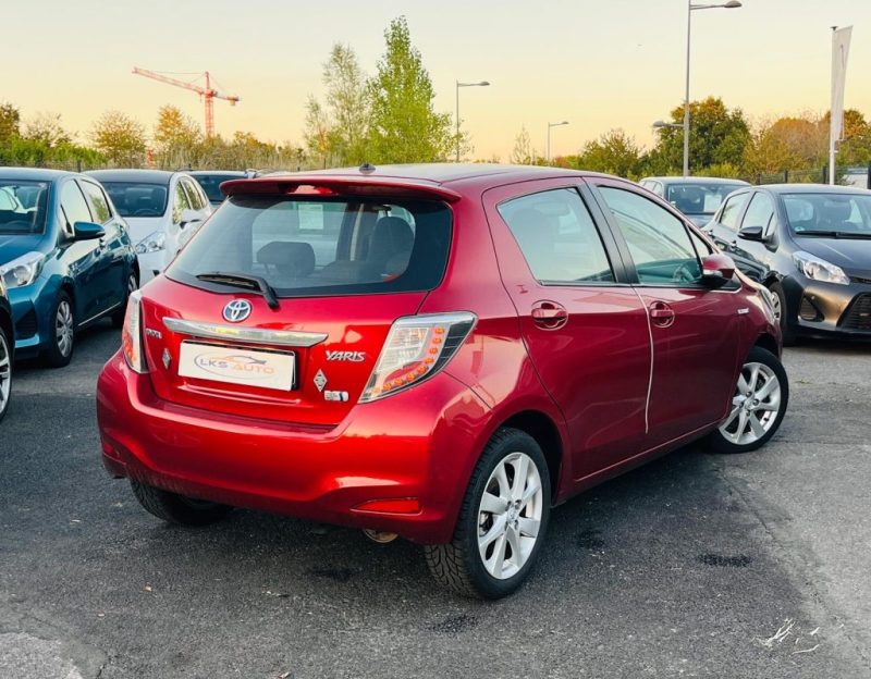 TOYOTA YARIS III 1.5 HYBRID DESIGN 100H