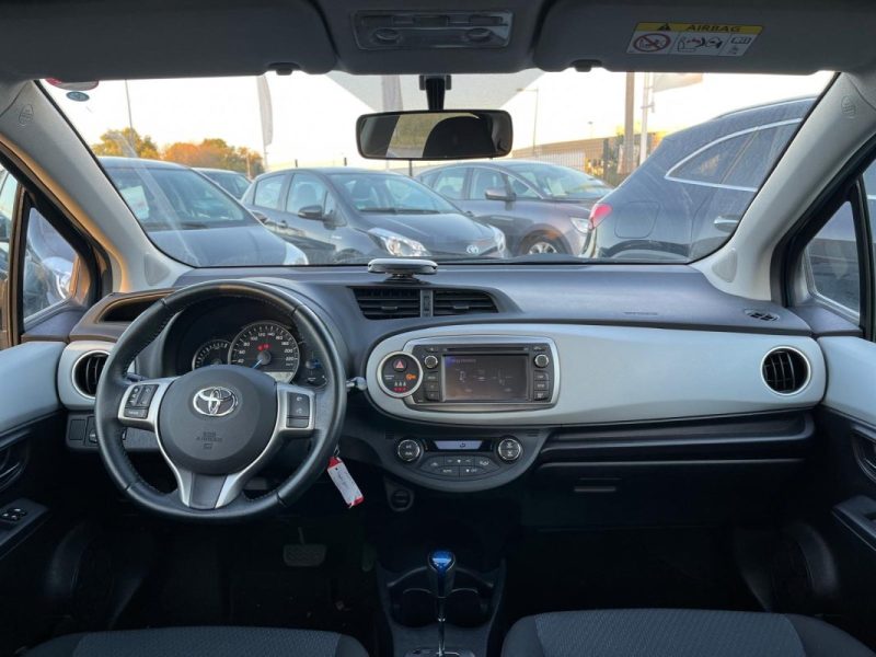 TOYOTA YARIS III 1.5 HYBRID BUSINESS 100H
