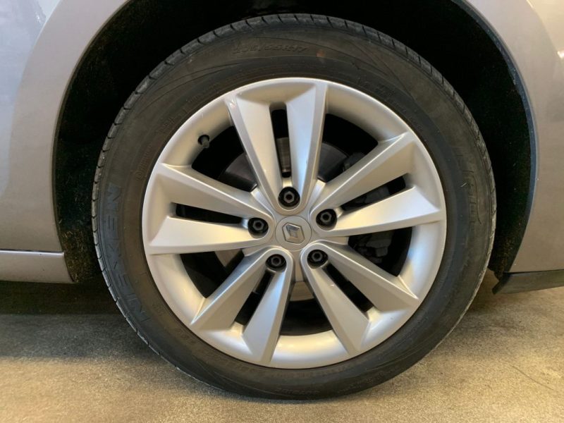 RENAULT GRAND SCENIC III 7p INITIAL PARIS 1.6 dCi 130ch BVM6-Toit ouvrant-Siège chauffant- Attelage 