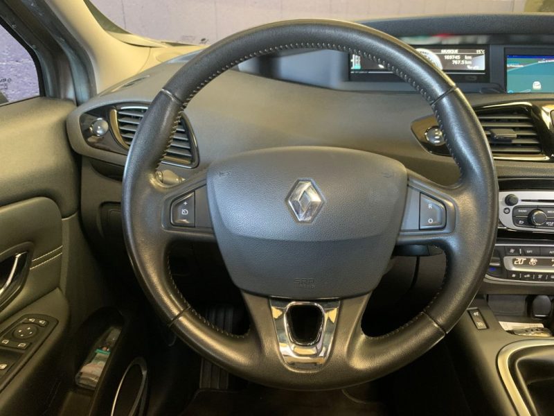 RENAULT GRAND SCENIC III 7p INITIAL PARIS 1.6 dCi 130ch BVM6-Toit ouvrant-Siège chauffant- Attelage 