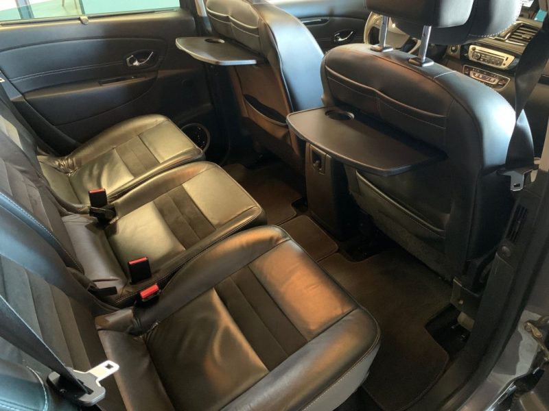 RENAULT GRAND SCENIC III 7p INITIAL PARIS 1.6 dCi 130ch BVM6-Toit ouvrant-Siège chauffant- Attelage 