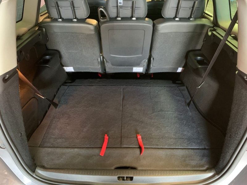 RENAULT GRAND SCENIC III 7p INITIAL PARIS 1.6 dCi 130ch BVM6-Toit ouvrant-Siège chauffant- Attelage 