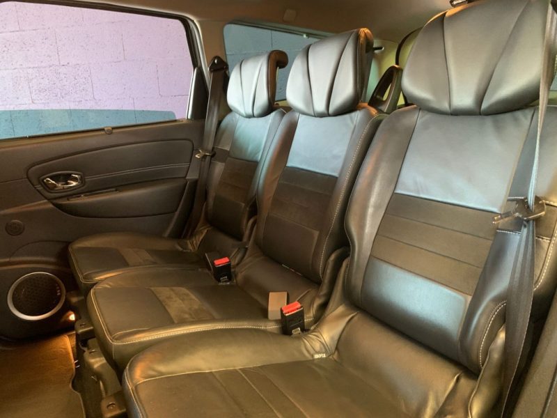 RENAULT GRAND SCENIC III 7p INITIAL PARIS 1.6 dCi 130ch BVM6-Toit ouvrant-Siège chauffant- Attelage 