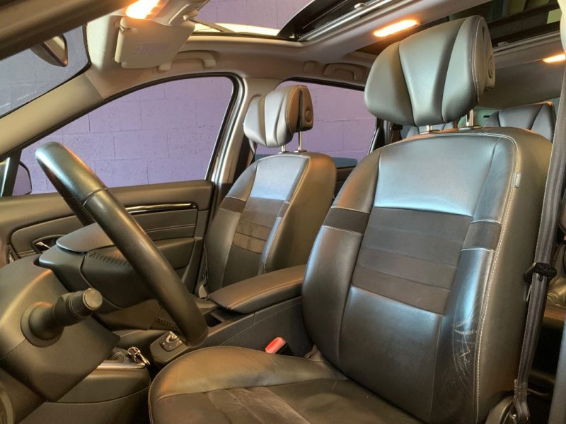 RENAULT GRAND SCENIC III 7p INITIAL PARIS 1.6 dCi 130ch BVM6-Toit ouvrant-Siège chauffant- Attelage 