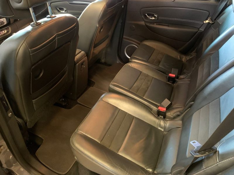 RENAULT GRAND SCENIC III 7p INITIAL PARIS 1.6 dCi 130ch BVM6-Toit ouvrant-Siège chauffant- Attelage 