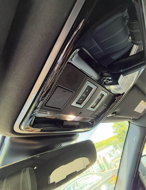 Range Rover VELAR 2.0 D 240 AWD SE R-DYNAMIC (665E/MOIS)