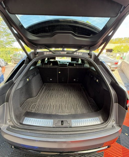 Range Rover VELAR 2.0 D 240 AWD SE R-DYNAMIC (665E/MOIS)