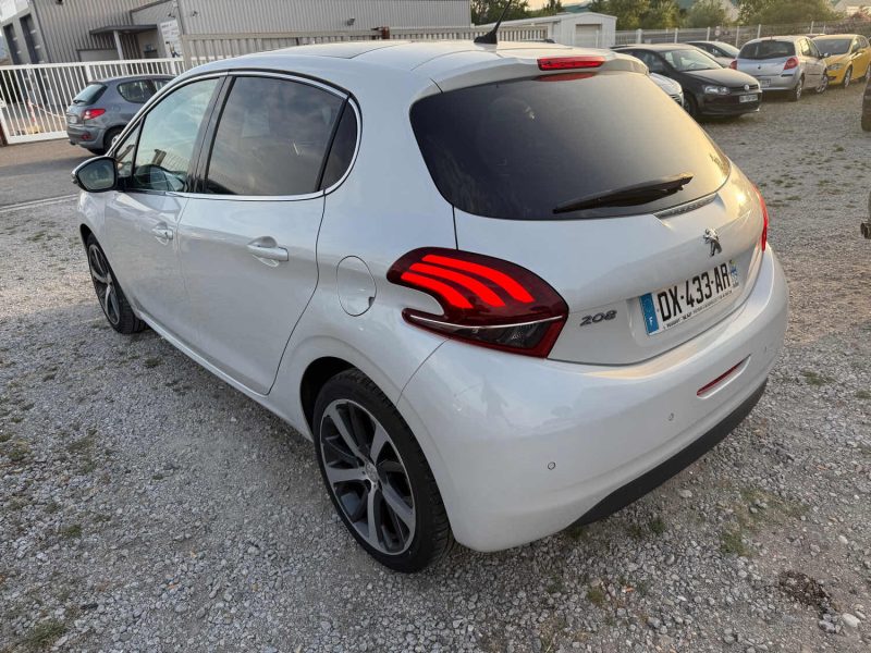 Peugeot 208 Feline 1.2 i 110 Ch Garantie 