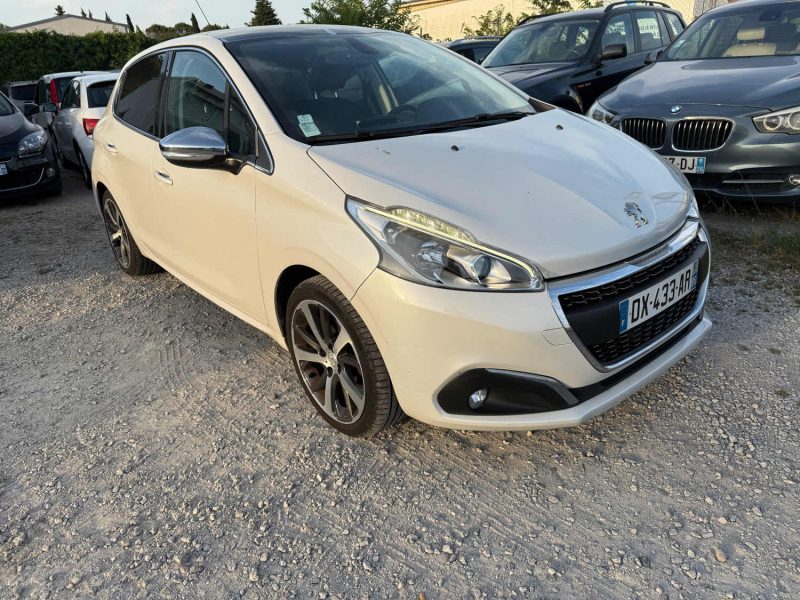 Peugeot 208 Feline 1.2 i 110 Ch Garantie 