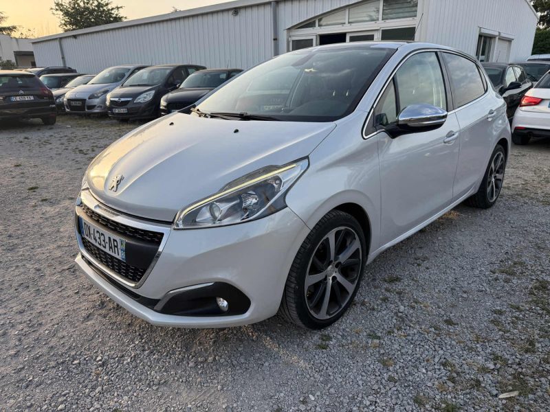 Peugeot 208 Feline 1.2 i 110 Ch Garantie 