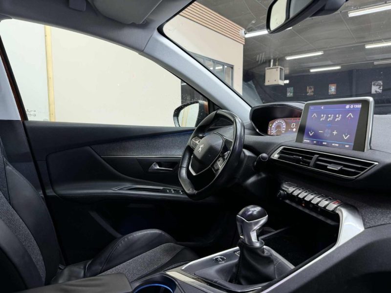 PEUGEOT 3008 1.2 PureTech 130ch Active S&S MOTEUR NEUF 2018