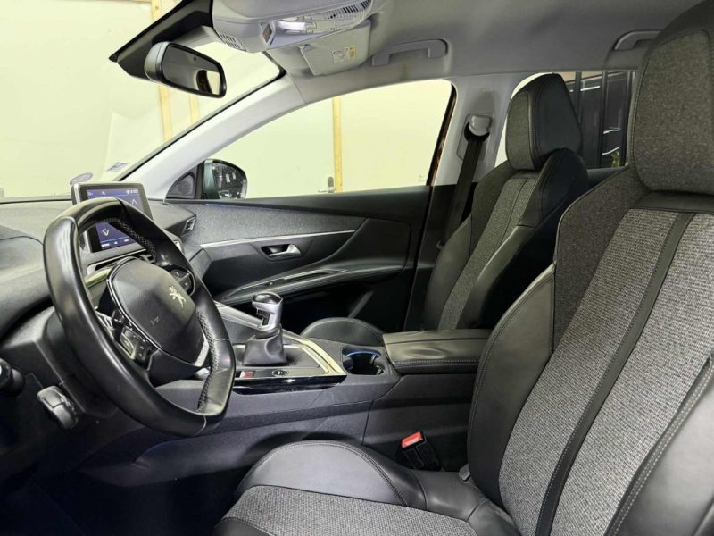 PEUGEOT 3008 1.2 PureTech 130ch Active S&S MOTEUR NEUF 2018