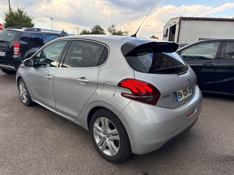 PEUGEOT 208 1.6 BlueHDi 100 Allure 