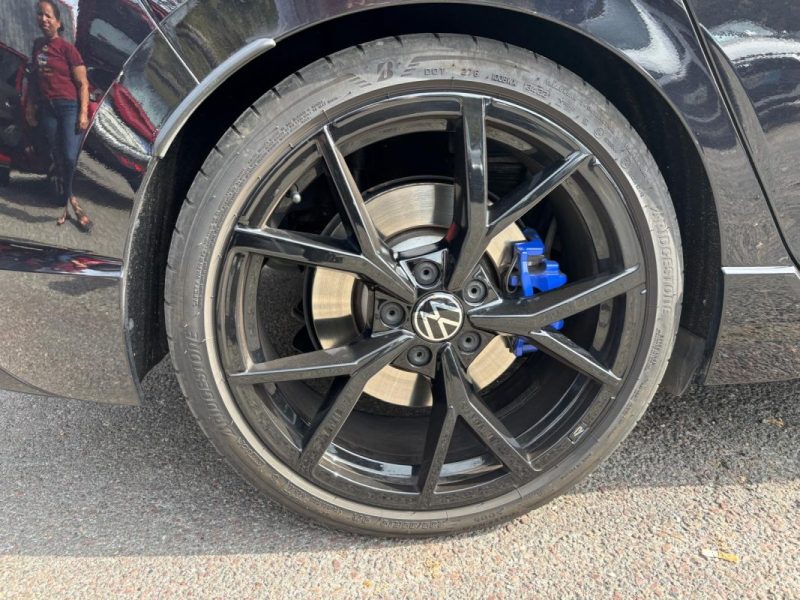 VOLKSWAGEN GOLF 8 R 2.0 TSI 320cv 4Motion DSG7 - AKRAPOVIC - Entretien VOLKSWAGEN 2022