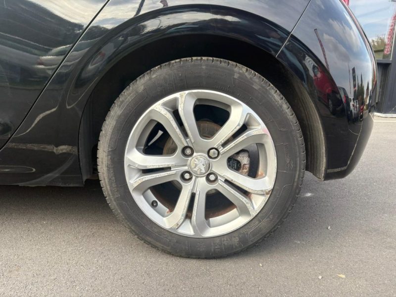 PEUGEOT 208 1.6 HDi 92ch 2013 🚗 Allure / Radar recul 📡 / Reprise / Garantie 6 mois ✅