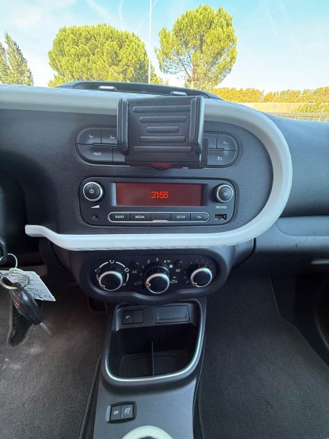 RENAULT Twingo 1.0 SCe 75 INTENS 